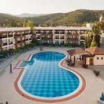 Aqua Fantasy Aquapark & فندق كوشاداسيه