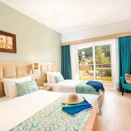 מלון Aqua Fantasy Aquapark & קוסדסי