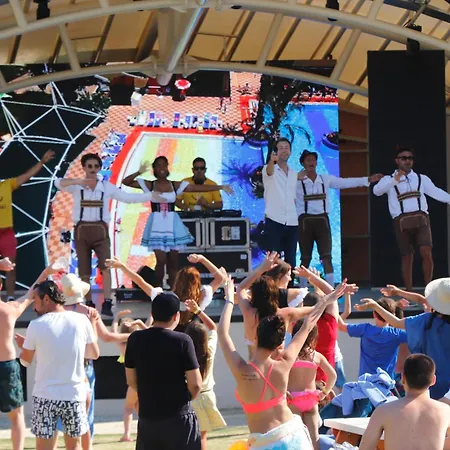 Ξενοδοχείο Aqua Fantasy Aquapark & 5*