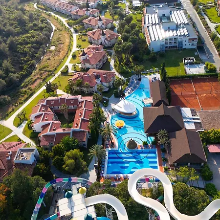 فندق Aqua Fantasy Aquapark & كوشاداسيه
