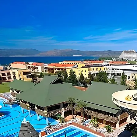 Aqua Fantasy Aquapark & Hotel
