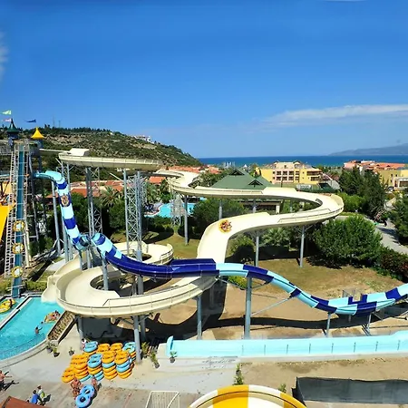 מלון Aqua Fantasy Aquapark & קוסדסי