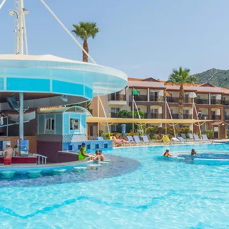 Aqua Fantasy Aquapark & מלון קוסדסי