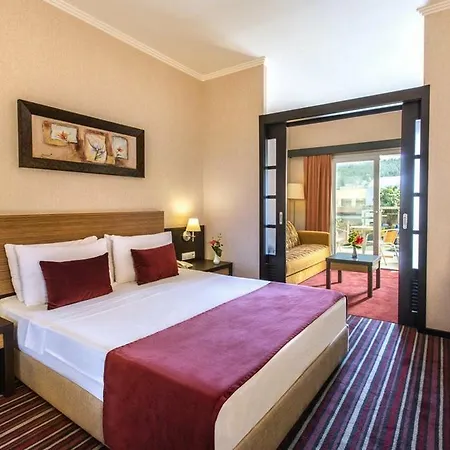 מלון Aqua Fantasy Aquapark & קוסדסי